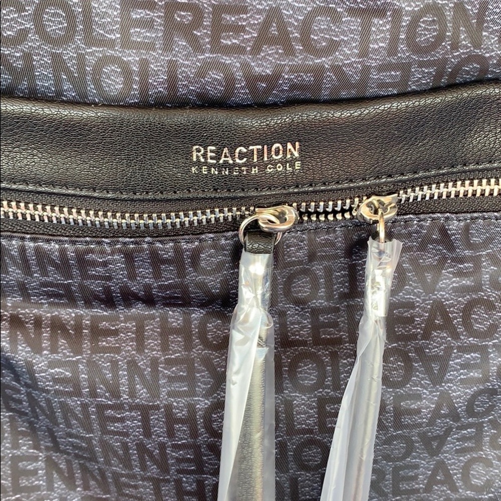 Backpack - Picture 3 of 12